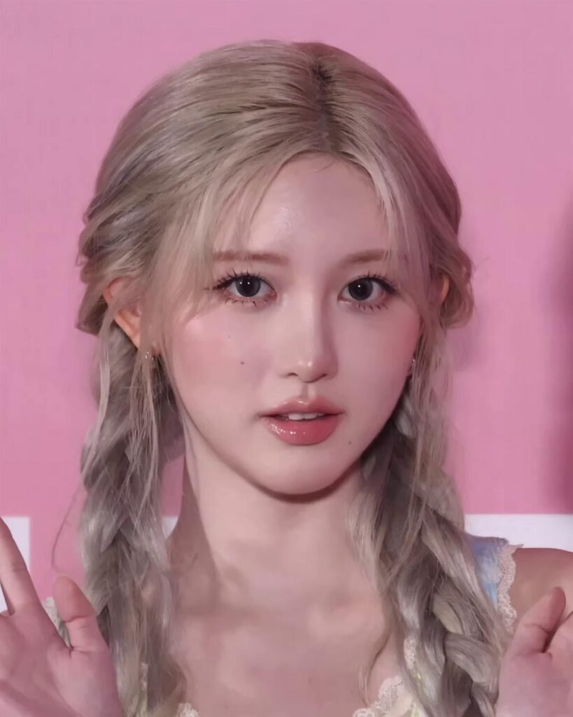 IVE member Gaeul with braided blonde hair at Seoul Fashion Week